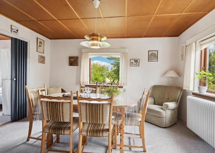 Lovely In With Kitchen Feriehus *